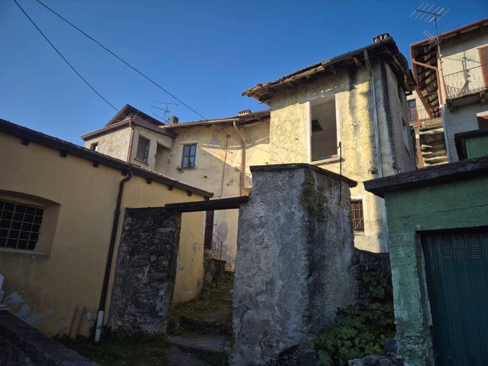Casa con 6 locali in vendita in Via Giangiacomo Medici, Dongo