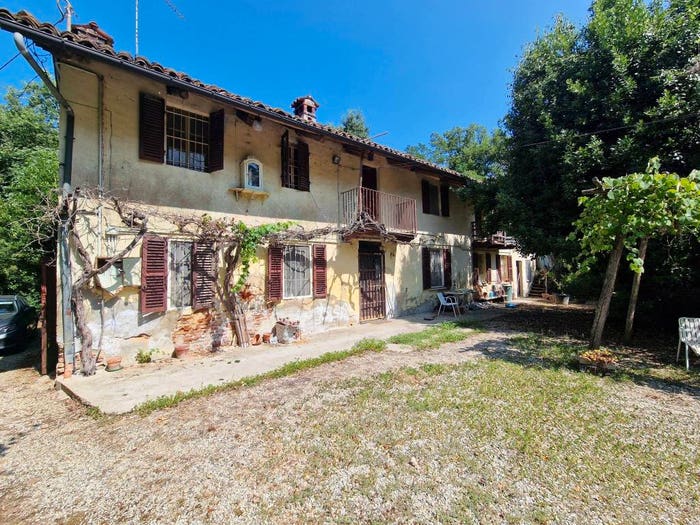Casa con 6 locali in vendita in Via Don Pennazio, Bra