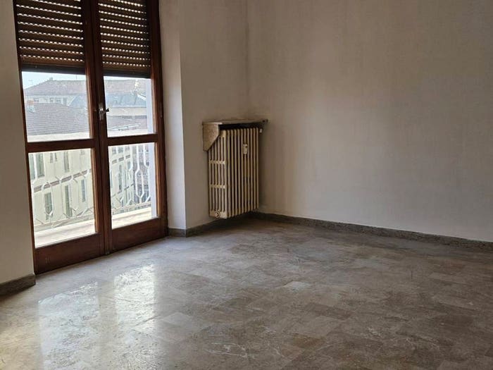 Appartamento quadrilocale in vendita in Via Giuseppe Cagna, Collina Volta, Asti