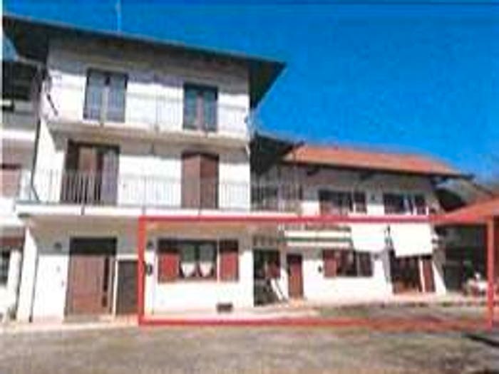 Appartamento trilocale in vendita in Località Casale Canuggioni, Centro, Borgomanero