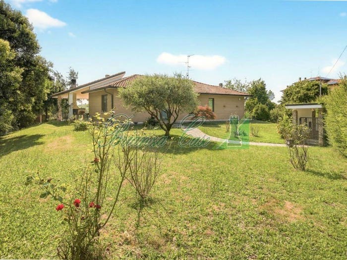Casa con 6 locali in vendita in Via Cappelletta, Centro, Camparada