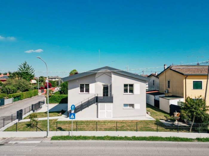 Casa quadrilocale in vendita in Via Dosson, Borgo Verde, Preganziol