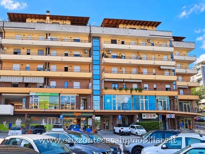 Appartamento con 6 locali in vendita in La Pigna Pigna Bassa, Folignano