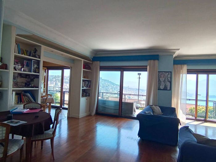 Appartamento con 5 locali in vendita in Via Pacuvio, Posillipo, Napoli