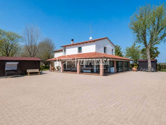 Casa con 5 locali in vendita in Via Bastiglia, Campogalliano