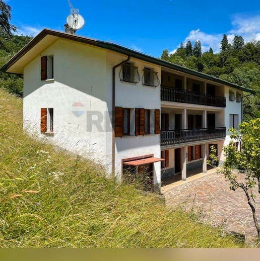Casa con 6 locali in vendita in Via Ciess, Lamon