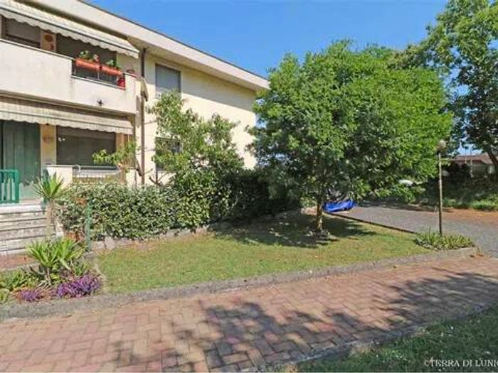 Casa con 6 locali in vendita in Via Del Popolo No Number, Mulazzo