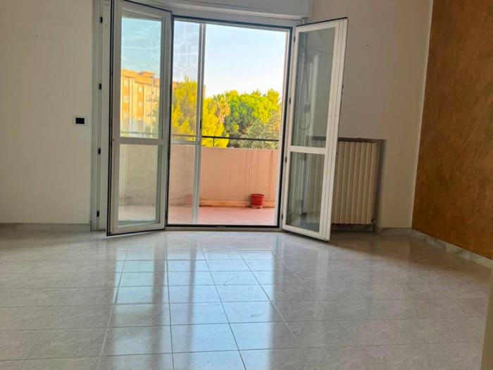 Appartamento quadrilocale in vendita in Via Italia, Soverato Marina, Soverato