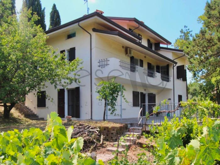 Casa con 6 locali in vendita in Via Giuseppe Garibaldi, Roncofreddo Santa Paola, Roncofreddo