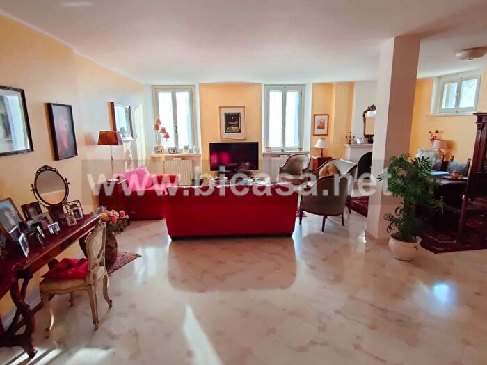 Casa con 6 locali in vendita in CORSO XI SETTEMBRE, Centro Storico, Pesaro