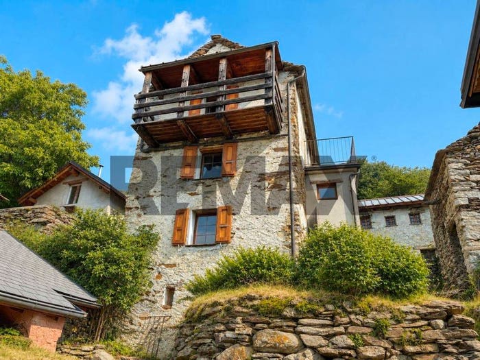 Casa trilocale in vendita in Valle Cannobina