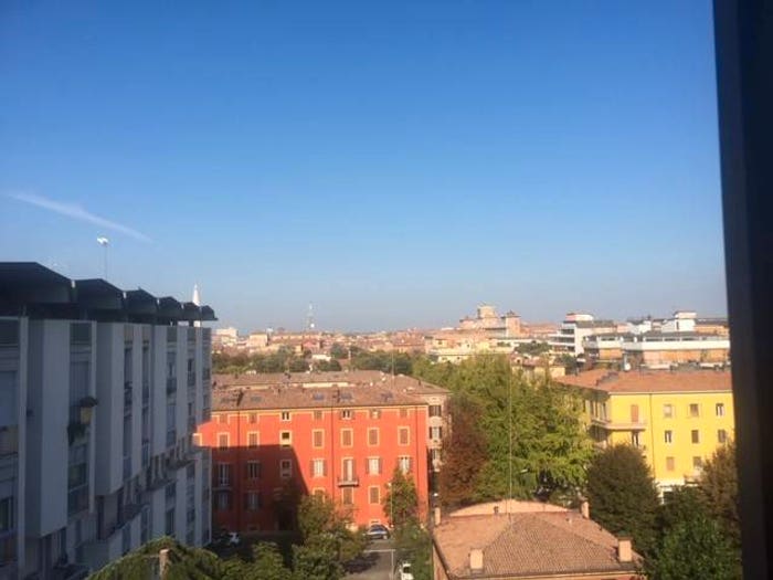 Appartamento con 5 locali in vendita in Via Cantelli, Musicisti, Modena