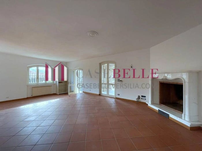 Casa con 6 locali in vendita in Via Roma, Camaiore Paese, Camaiore