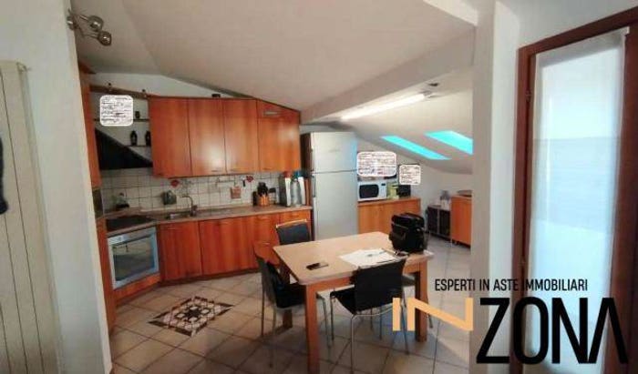 Appartamento trilocale in vendita in Via Monte Carmelo, Centro, Appiano Gentile
