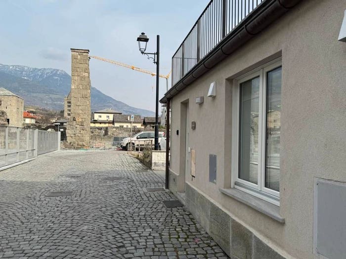 Appartamento trilocale in vendita in Via Giulio Charrey, Centro, Aosta