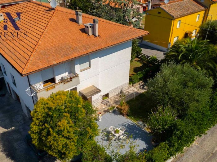 Appartamento con 6 locali in vendita in Bellocchi Falcineto, Fano