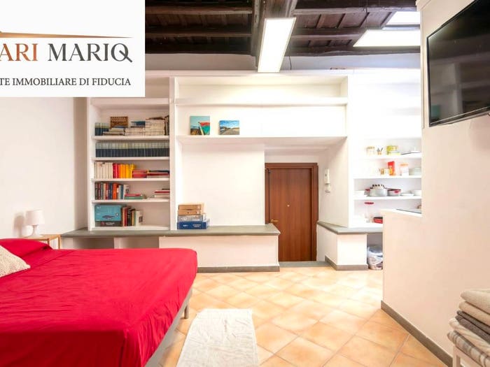 Appartamento trilocale in vendita in Via dei Capocci, Monti, Roma