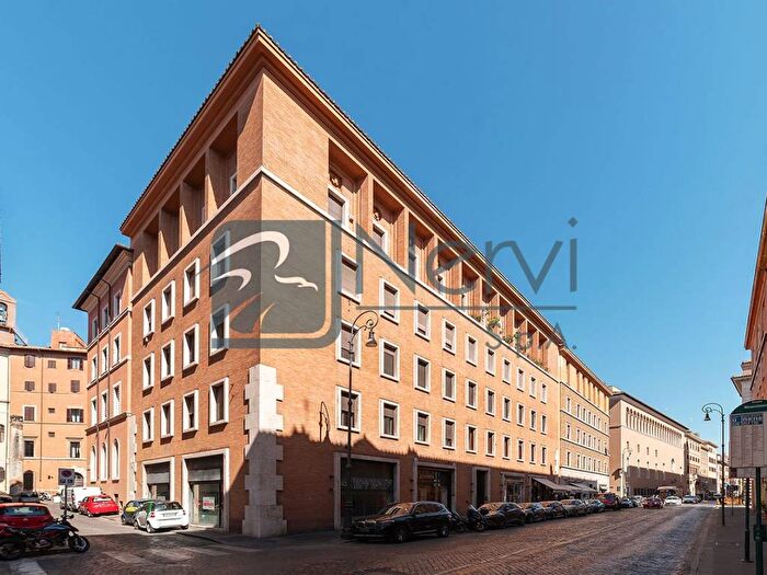Appartamento con 6 locali in vendita in Piazza Navona, Roma