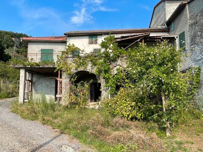 Casa con 6 locali in vendita in Via Provinciale Scorcetoli, Filattiera