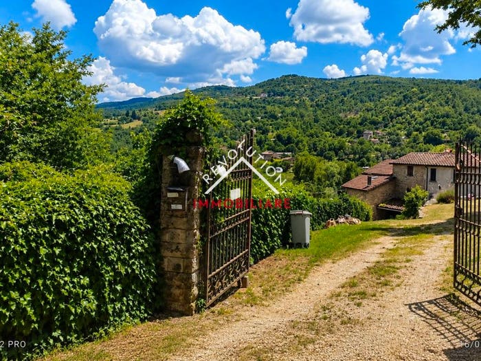 Casa con 6 locali in vendita in San Leo Bastia, Città di Castello