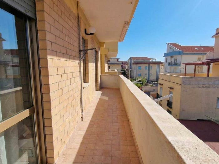 Appartamento quadrilocale in vendita in Via Raffaele Viviani, Mondragone