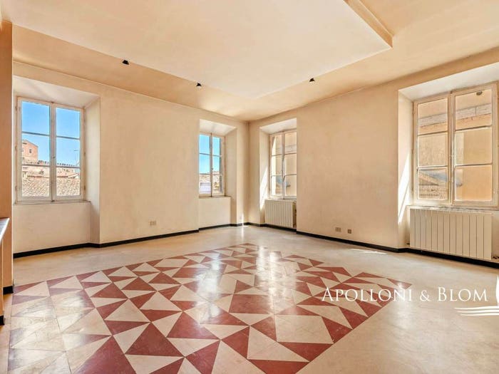 Appartamento con 6 locali in vendita in Via di Voltaia nel Corso, Centro, Montepulciano