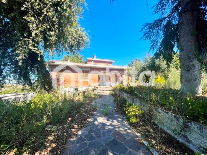 Casa con 6 locali in vendita in VIA DI VAL D'AMBRA, Bucine