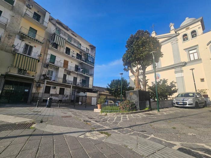 Appartamento trilocale in vendita in Piazza Madonna dell'Arco, Miano, Napoli