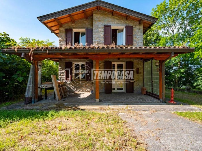 Casa quadrilocale in vendita in Via Scampelluccio, Brisighella