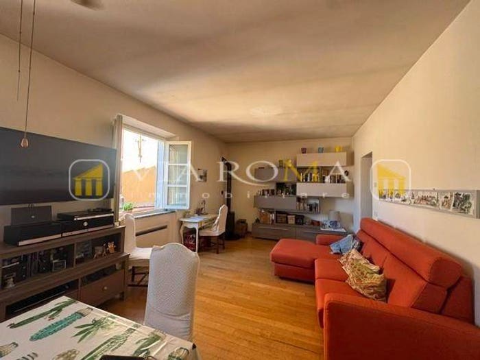 Appartamento quadrilocale in vendita in Piazza Anfiteatro Torre Guinigi, Lucca