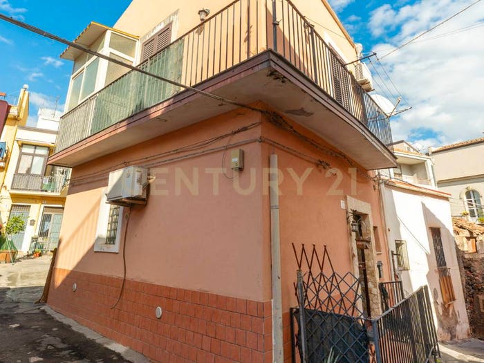 Casa bilocale in vendita in Via Lumacari, Centro Storico, Catania