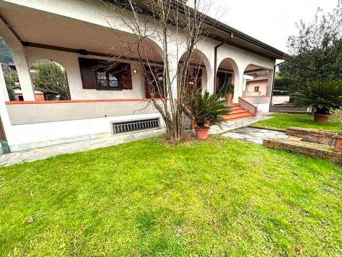 Casa con 6 locali in vendita in Via Romboni, Camaiore Paese, Camaiore