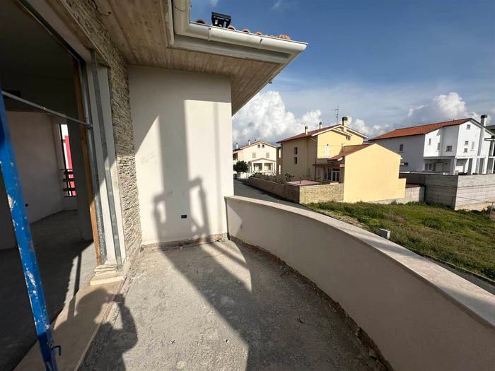 Casa con 6 locali in vendita in Cecina Centro, Cecina