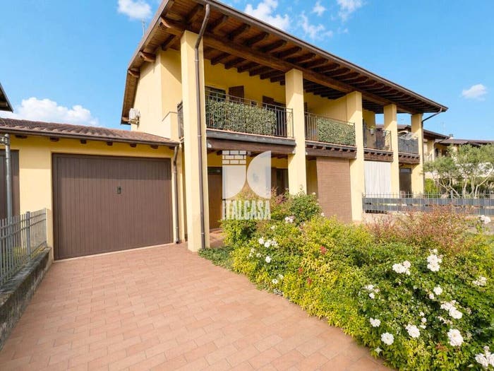 Casa quadrilocale in vendita in Via Don Angelo Roveri, Rodigo
