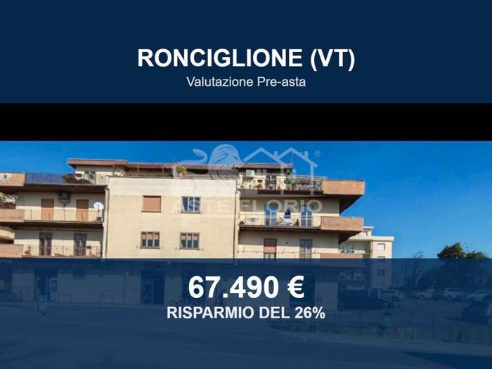 Appartamento con 6 locali in vendita in Viale Padre Mariano da Torino, Centro, Ronciglione