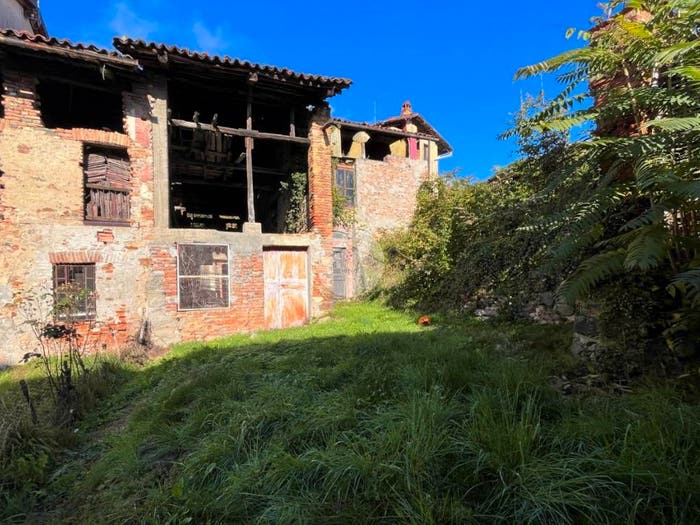 Casa con 5 locali in vendita in Via Bona, Zumaglia