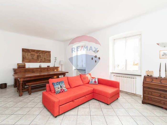 Appartamento con 6 locali in vendita in Via Michele Novaro, San Fruttuoso, Genova