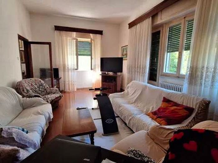 Casa con 6 locali in vendita in Via Vincenzo Malenchini No Number, Centro, Collesalvetti
