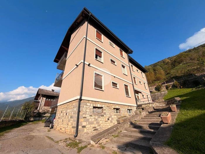 Appartamento quadrilocale in vendita in Via Nazionale, Vezza d'Oglio