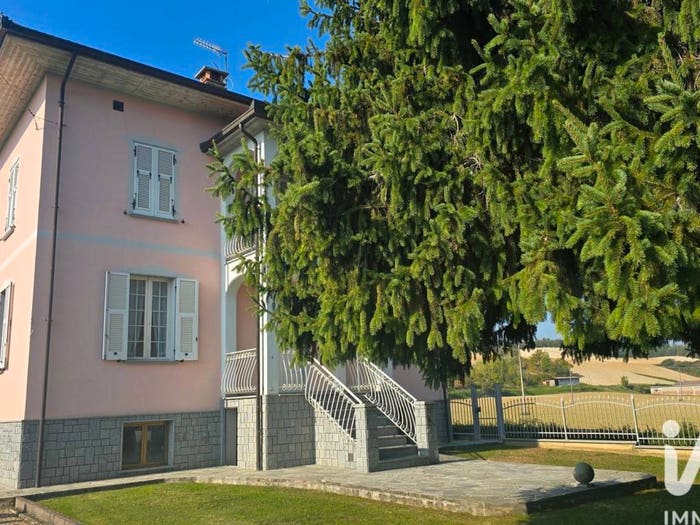 Casa con 6 locali in vendita in Localit  Ugo, Brignano, BrignanoFrascata