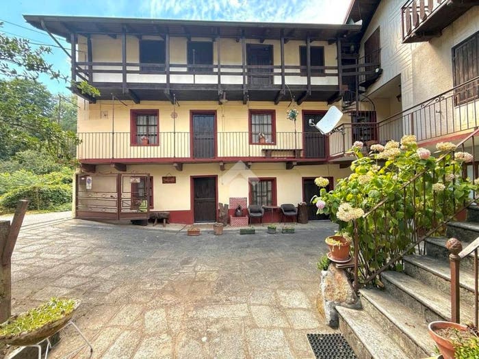 Casa con 6 locali in vendita in VIA GIORDANI, Mattie