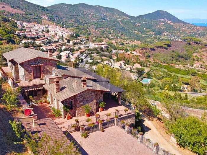Casa con 6 locali in vendita in Rio