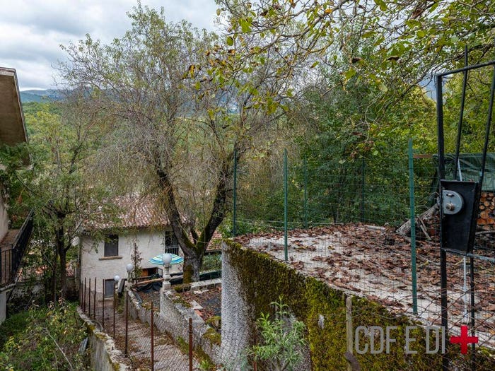 Casa con 5 locali in vendita in Via del Rio, Santa Anatolia, Borgorose