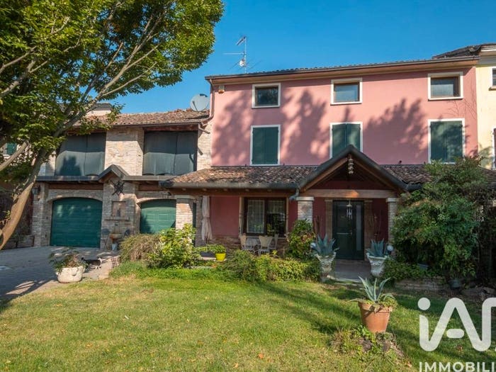 Casa con 6 locali in vendita in Strada Rossa Baselle, Asola