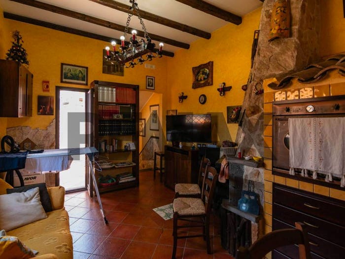 Casa quadrilocale in vendita in Via Libertina, Centro Storico, Acireale
