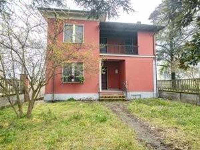 Casa con 6 locali in vendita in Via Vittorio Veneto, Robecco Pavese