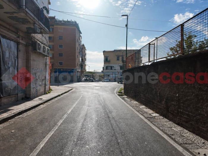 Appartamento trilocale in vendita in Via Luigi Martucci, Barra, Napoli