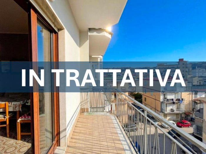 Appartamento trilocale in vendita in Via Ferrante d'Aragona, Pianura, Napoli