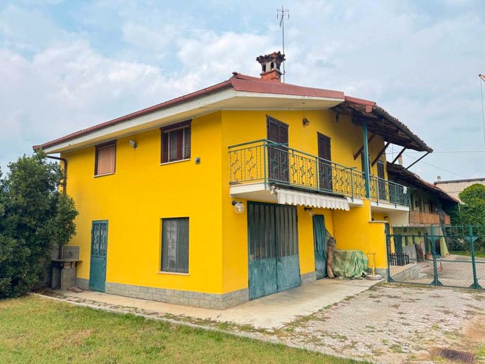 Casa quadrilocale in vendita in Via Conti della Morea, Centro, Busca