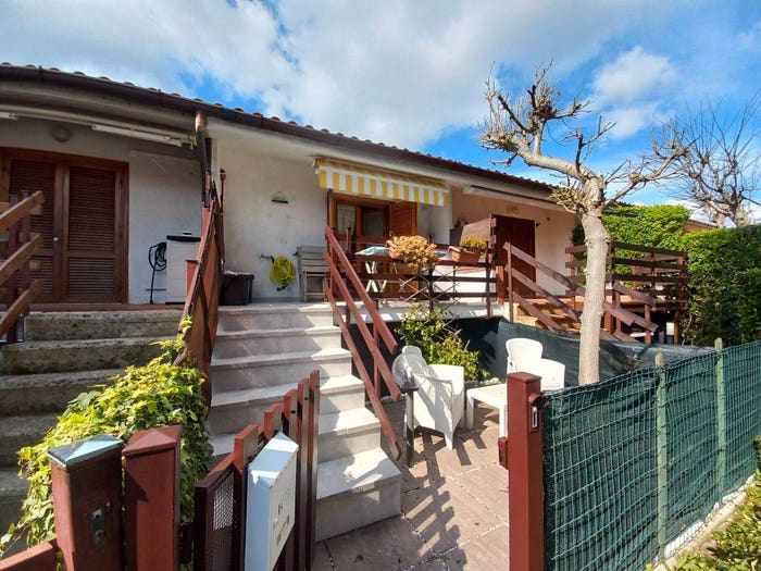 Appartamento trilocale in vendita in Via Ischia, Marcelli, Numana